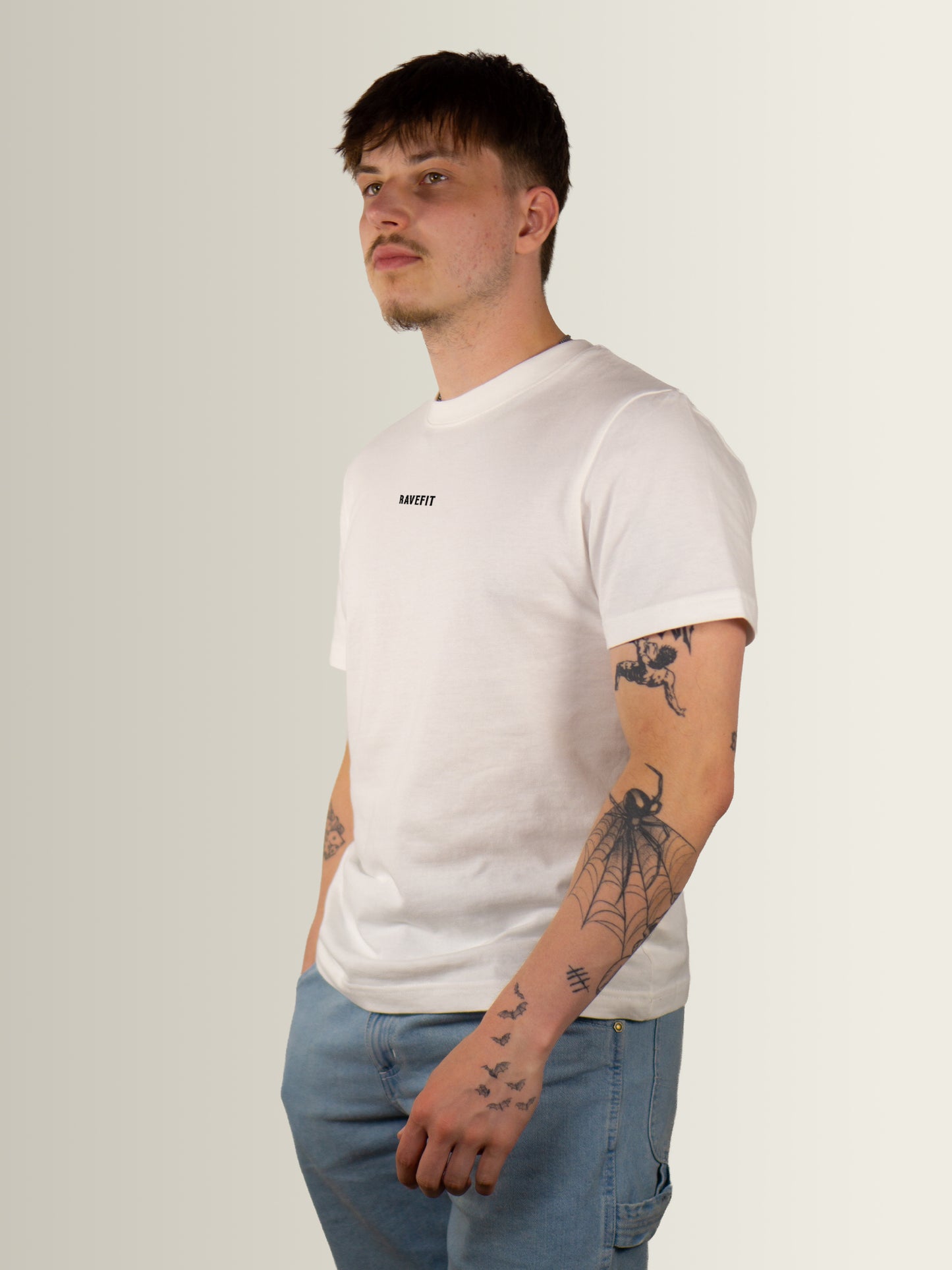 STRONG RAVERS - Relaxed T-Shirt Men Off White